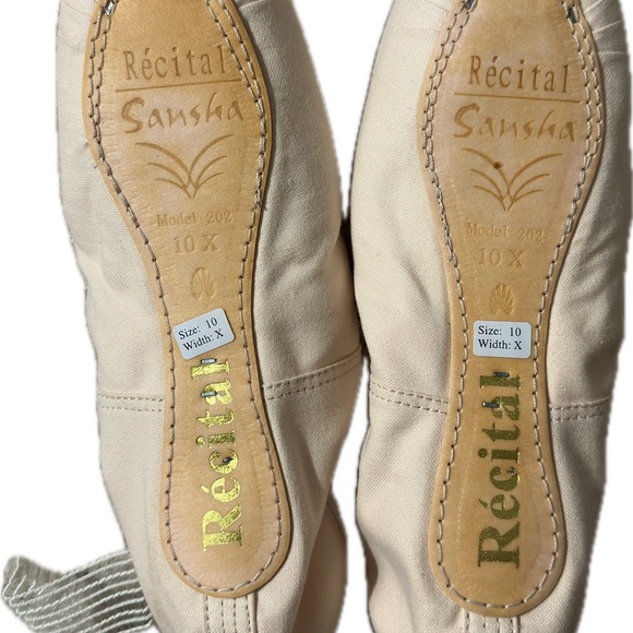 Sansha pointe Ballet/Dance shoes RECITAL 202 - Picture 2 of 2